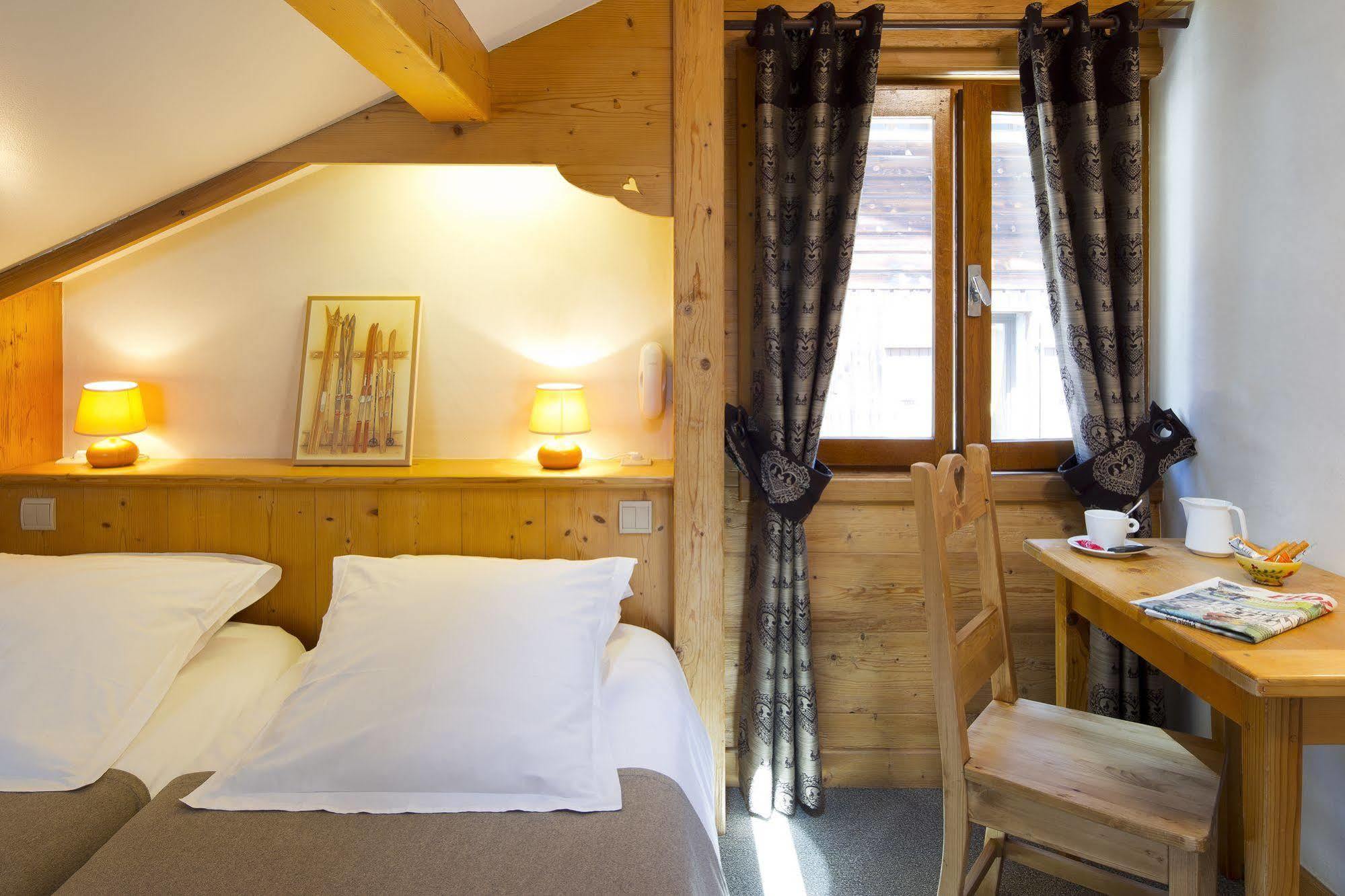 Logis La Croix-Saint-Maurice Otel Le Grand-Bornand Dış mekan fotoğraf
